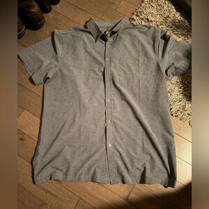 Vuori Short Sleeve Manhattan Button Down XL